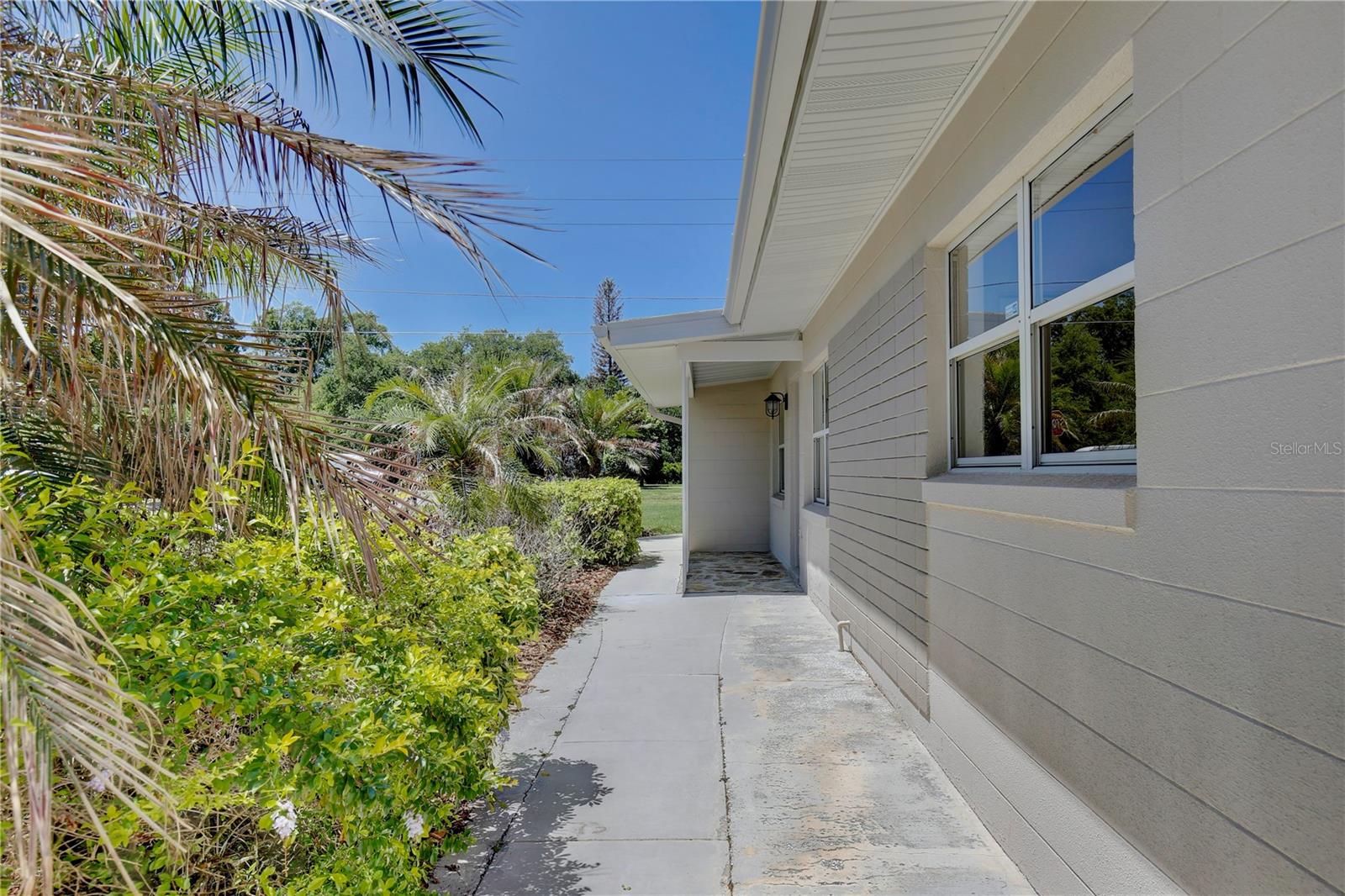 Image 7 of 37 For 2601 Sheffield Avenue