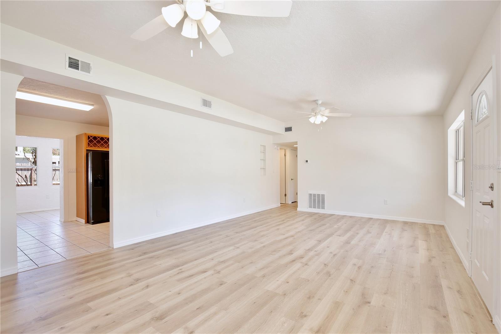 Image 8 of 37 For 2601 Sheffield Avenue