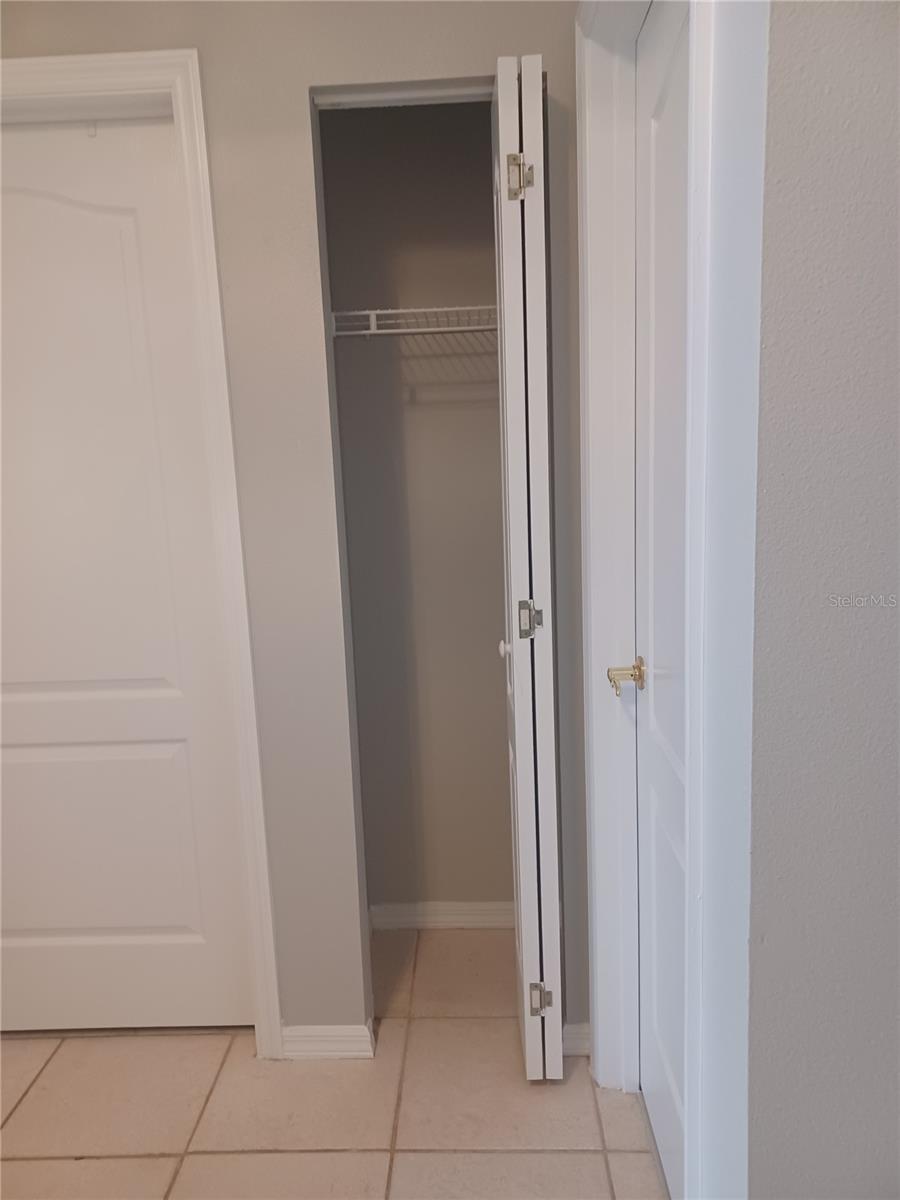 Image 10 of 46 For 2250 Candlewood Lane E