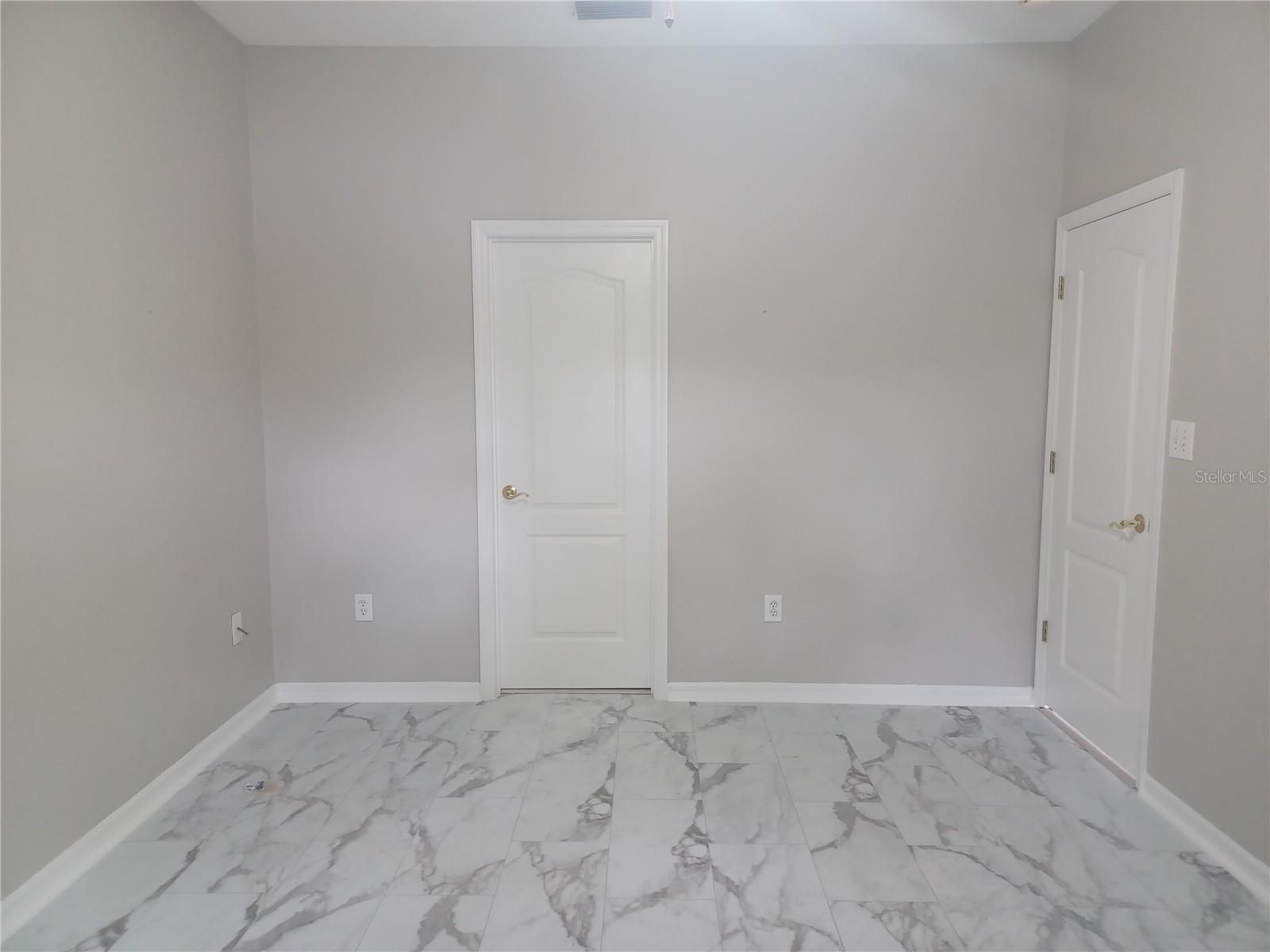 Image 27 of 46 For 2250 Candlewood Lane E