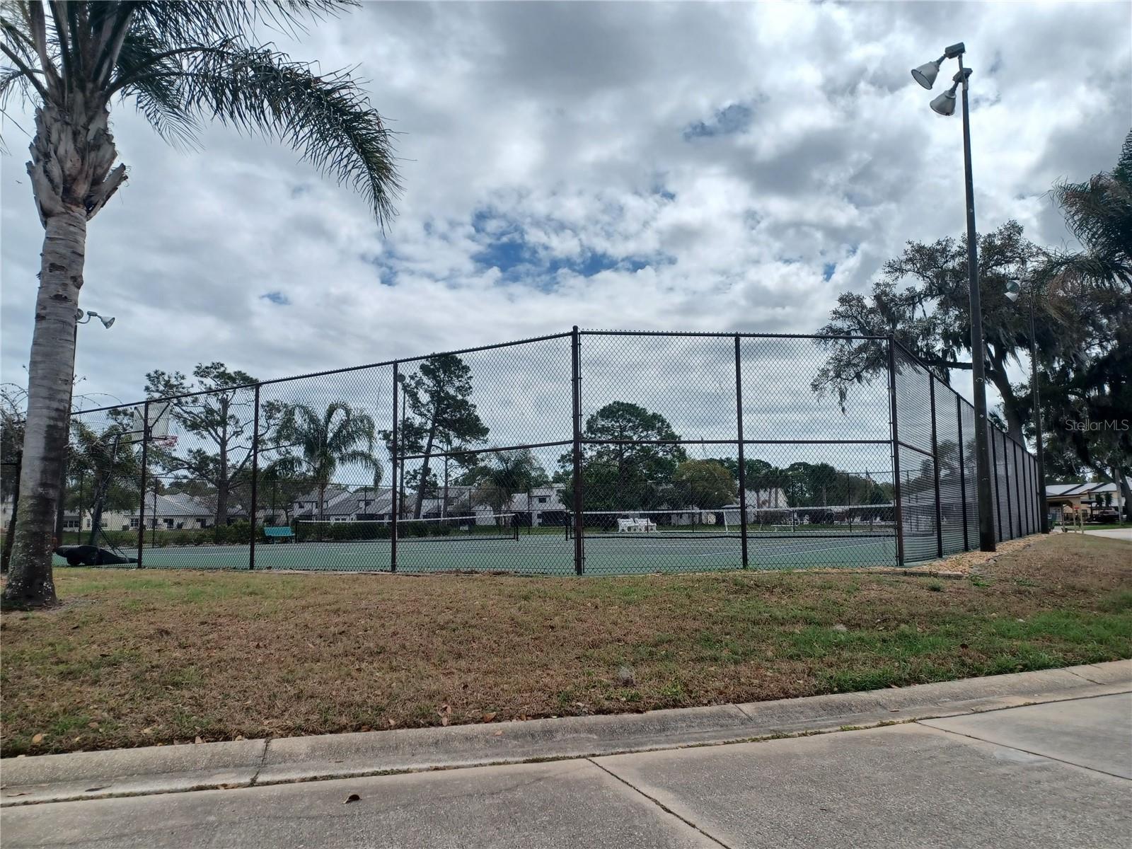 Image 3 of 46 For 2250 Candlewood Lane E