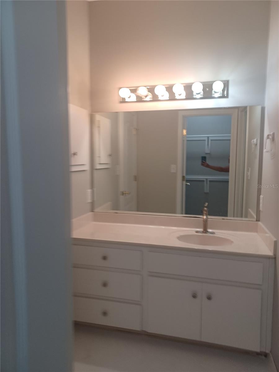 Image 42 of 46 For 2250 Candlewood Lane E