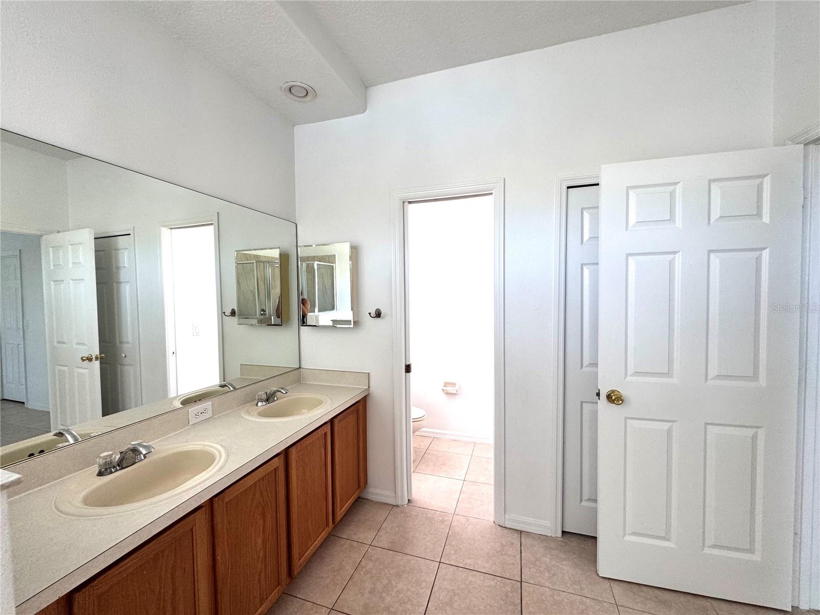 Image 13 of 19 For 14460 Huntcliff Park Way