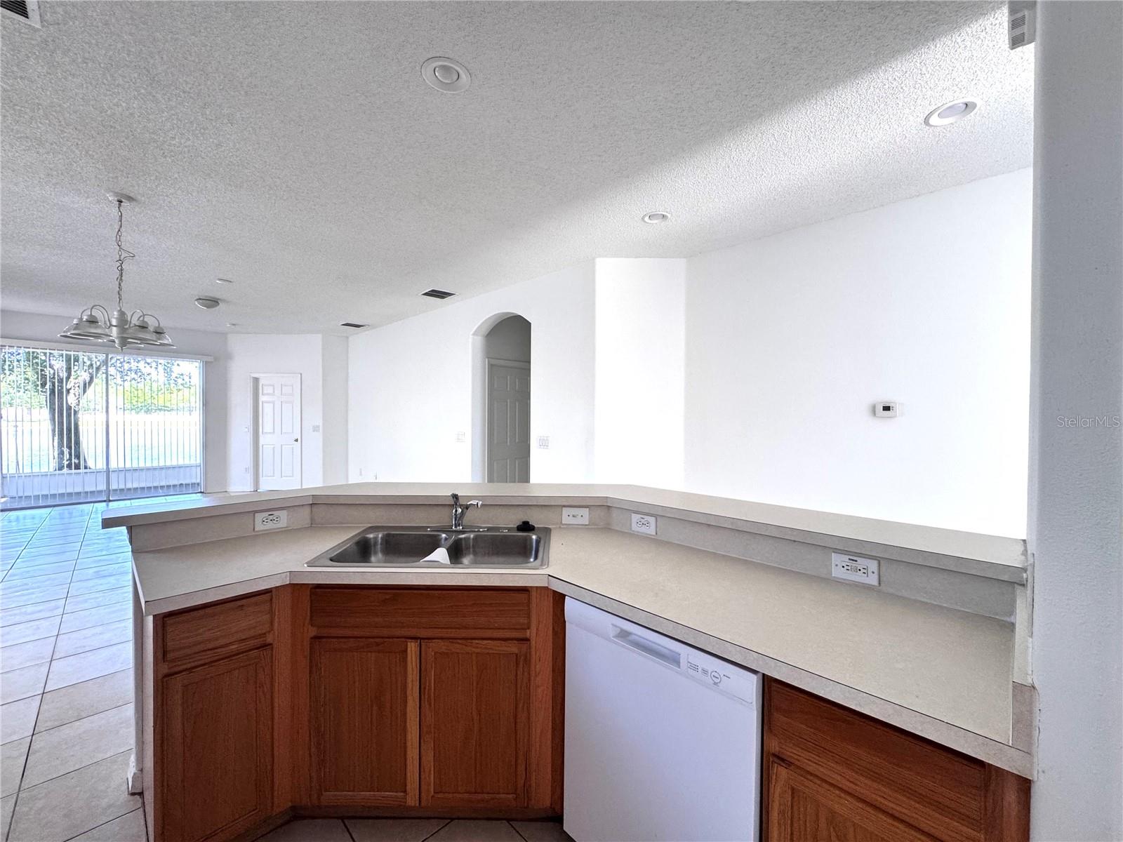 Image 6 of 19 For 14460 Huntcliff Park Way