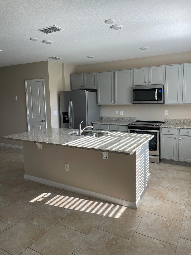 Image 4 of 19 For 10042 Salt Point Drive