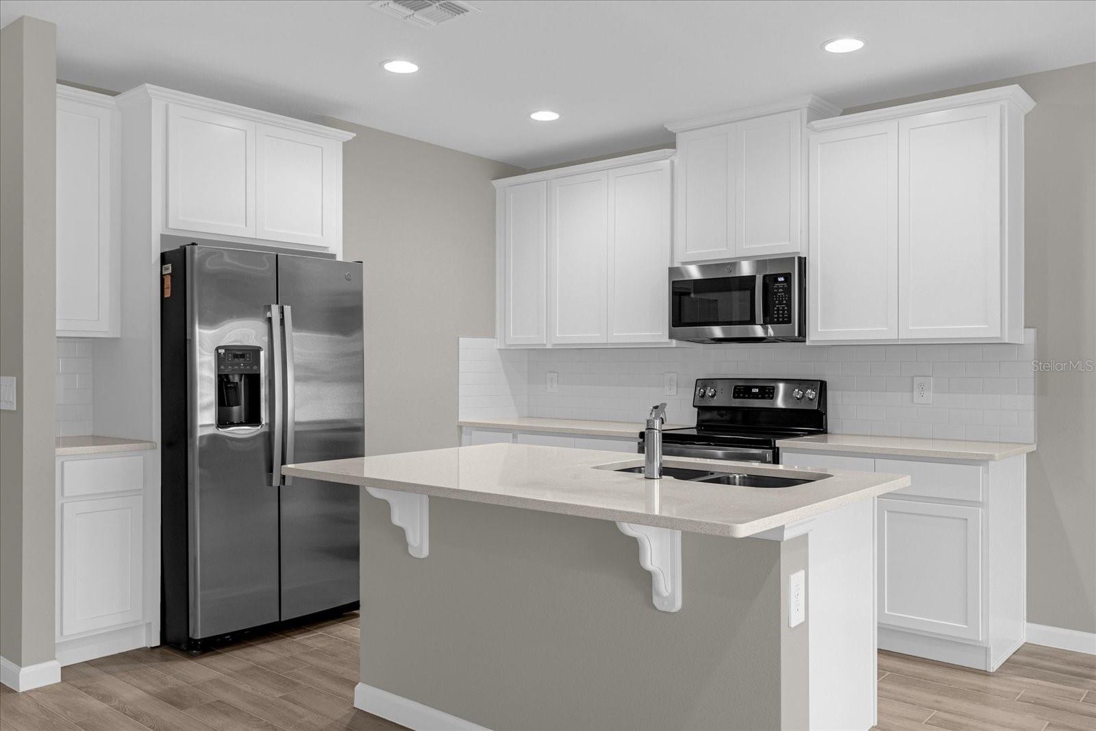 Image 4 of 25 For 164 Cape Honeysuckle Place