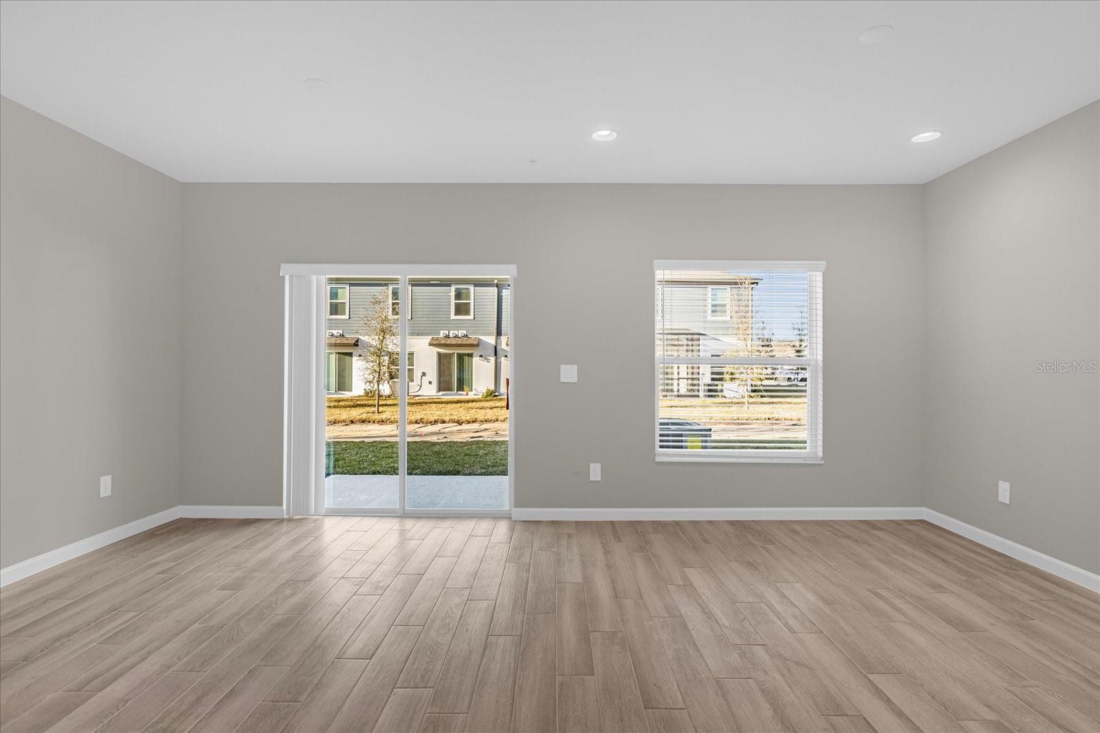 Image 7 of 25 For 164 Cape Honeysuckle Place