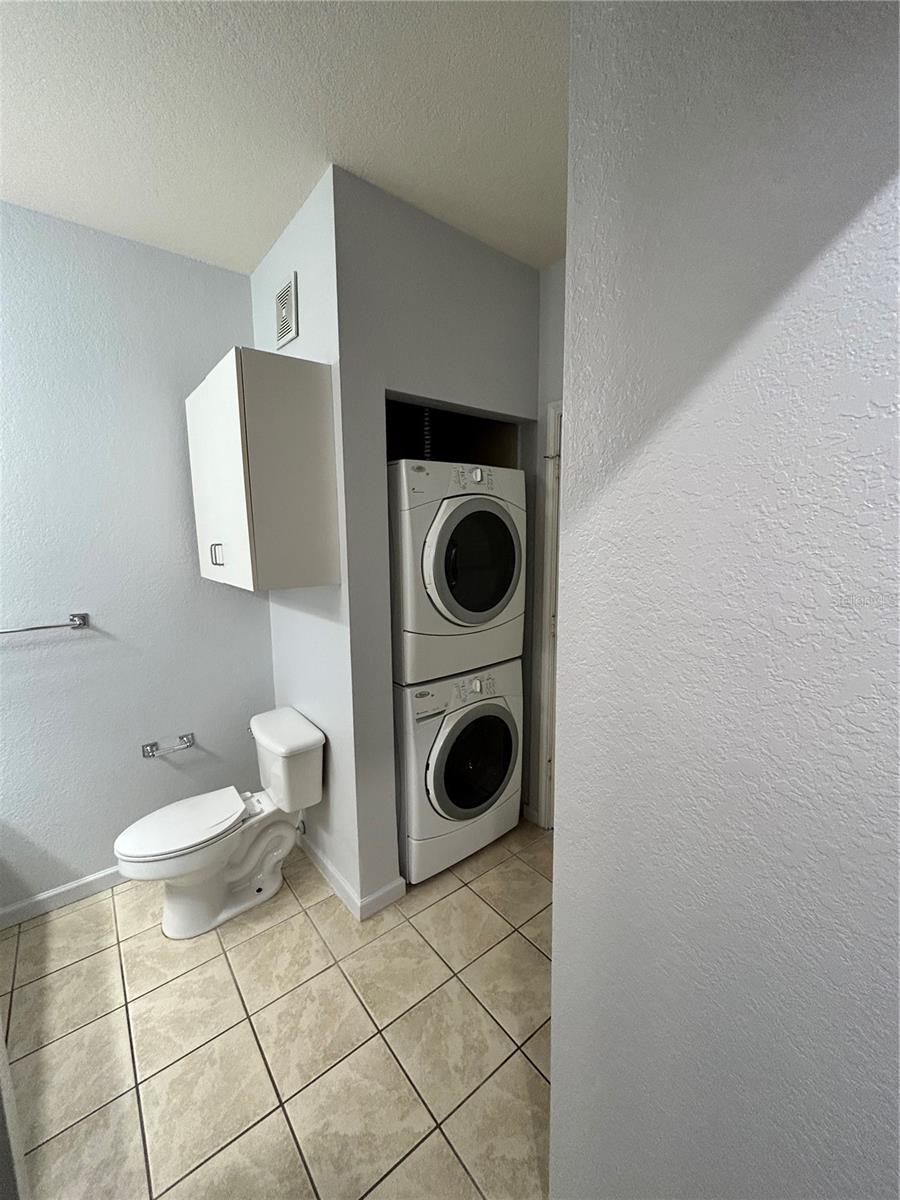 Image 12 of 25 For 860 Orange Avenue 115