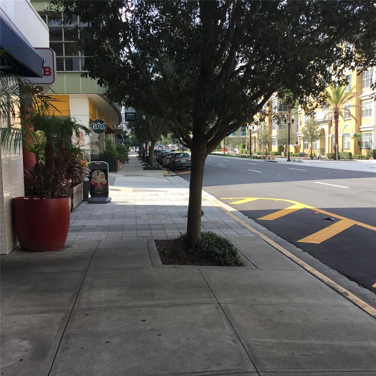 Image 19 of 25 For 860 Orange Avenue 115