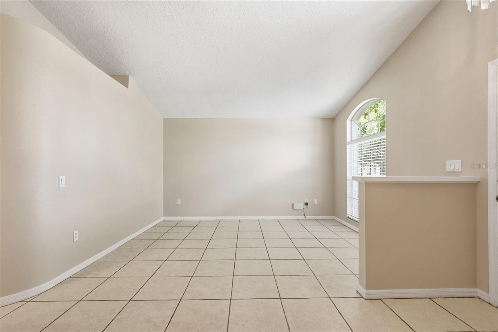 Image 10 of 36 For 3049 Castle Rock Circle
