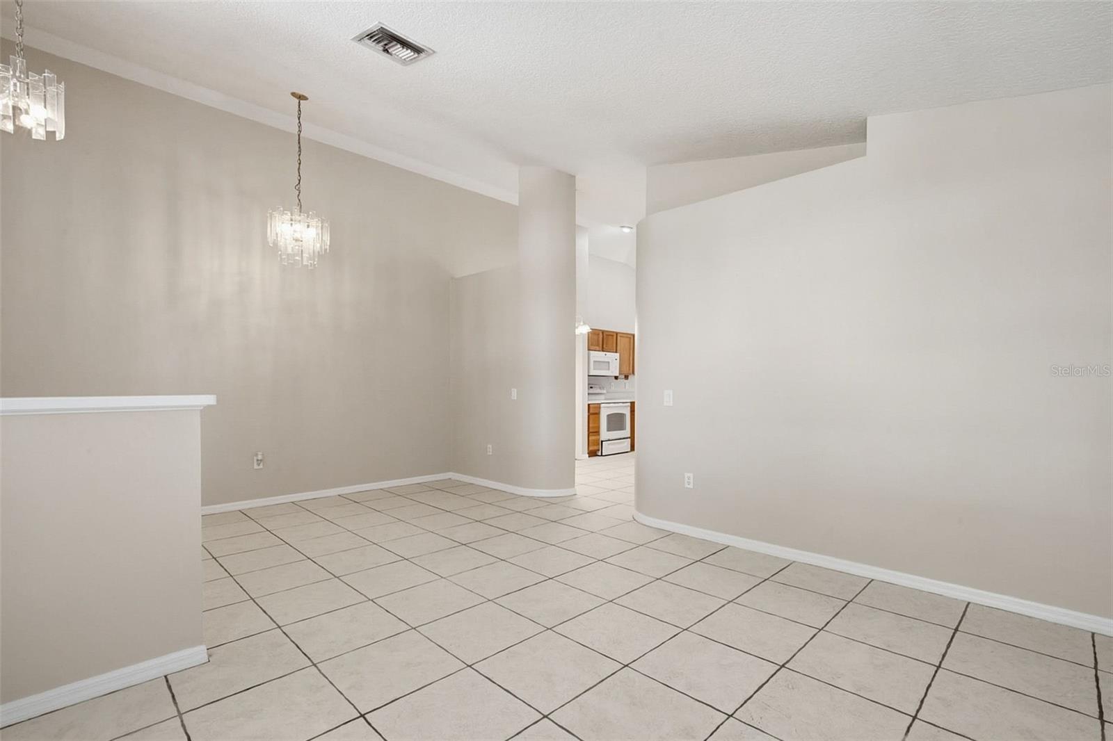 Image 12 of 36 For 3049 Castle Rock Circle