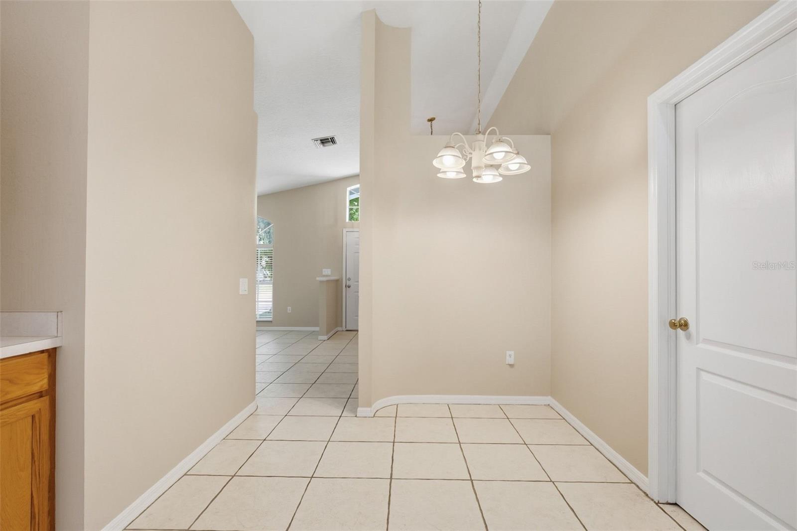 Image 13 of 36 For 3049 Castle Rock Circle