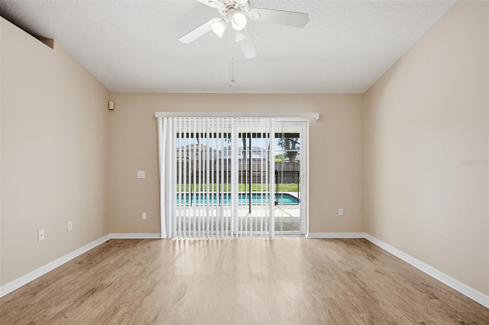 Image 15 of 36 For 3049 Castle Rock Circle