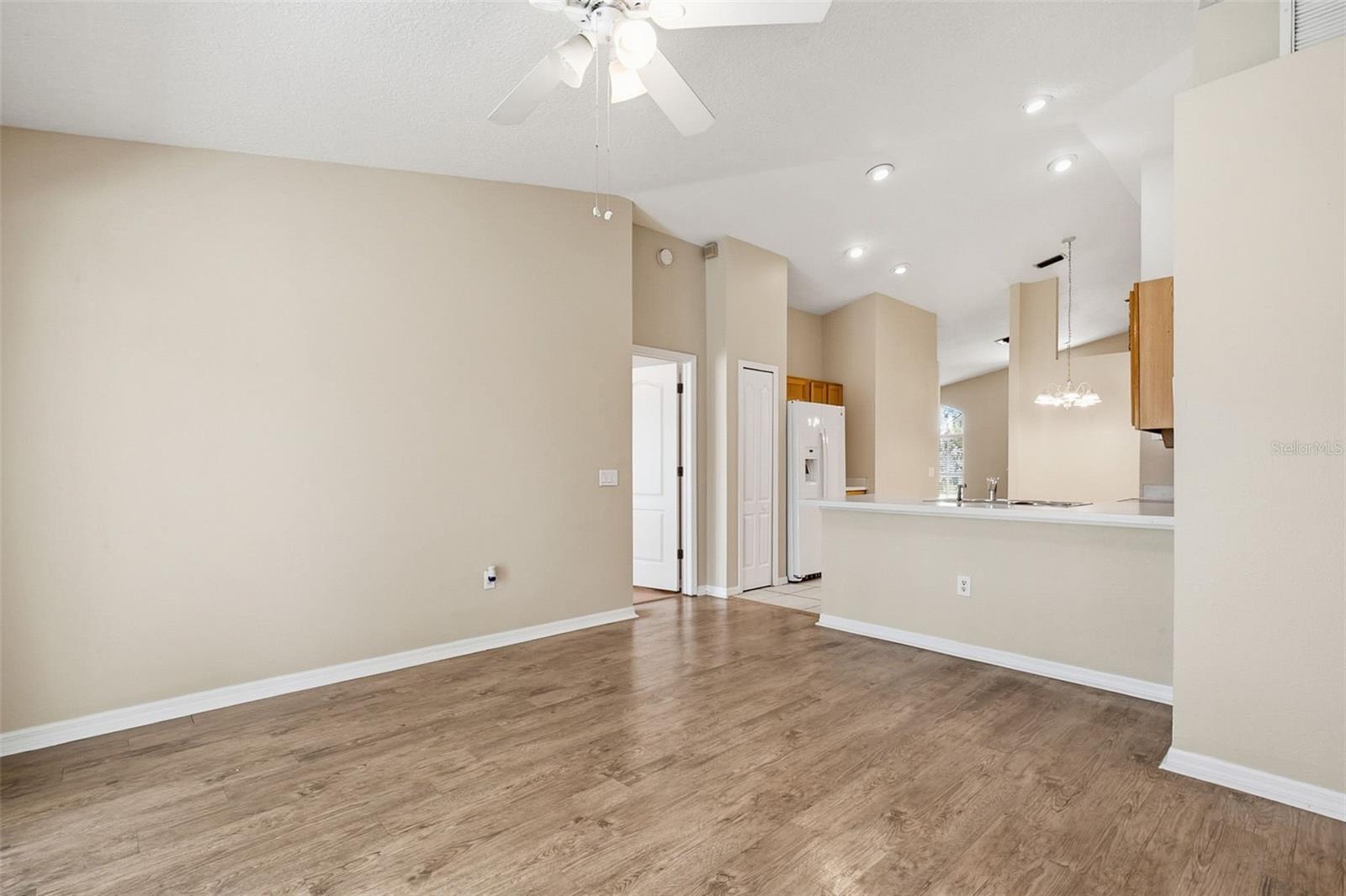 Image 16 of 36 For 3049 Castle Rock Circle