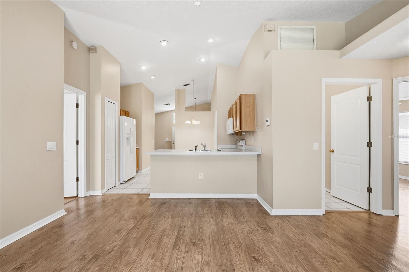 Image 17 of 36 For 3049 Castle Rock Circle