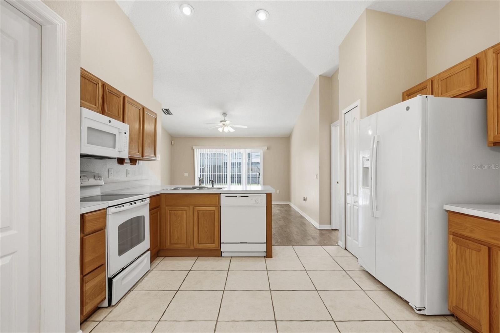 Image 19 of 36 For 3049 Castle Rock Circle
