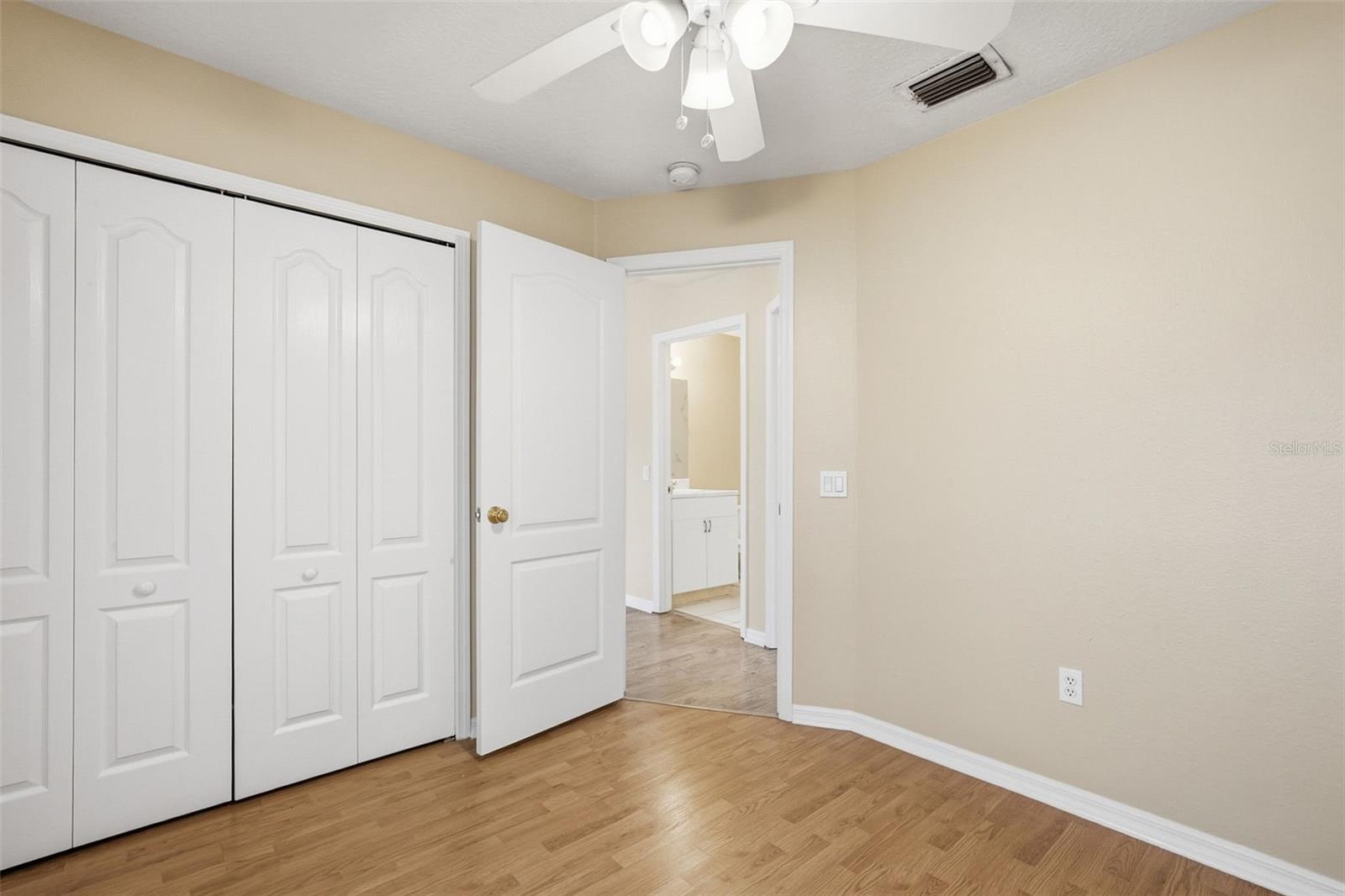Image 26 of 36 For 3049 Castle Rock Circle