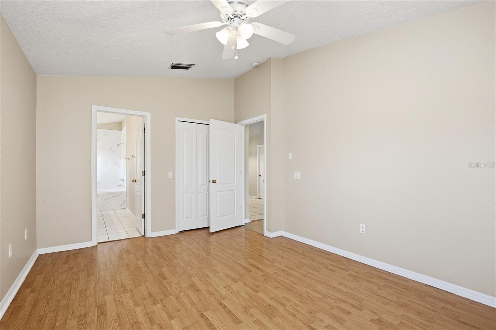 Image 29 of 36 For 3049 Castle Rock Circle