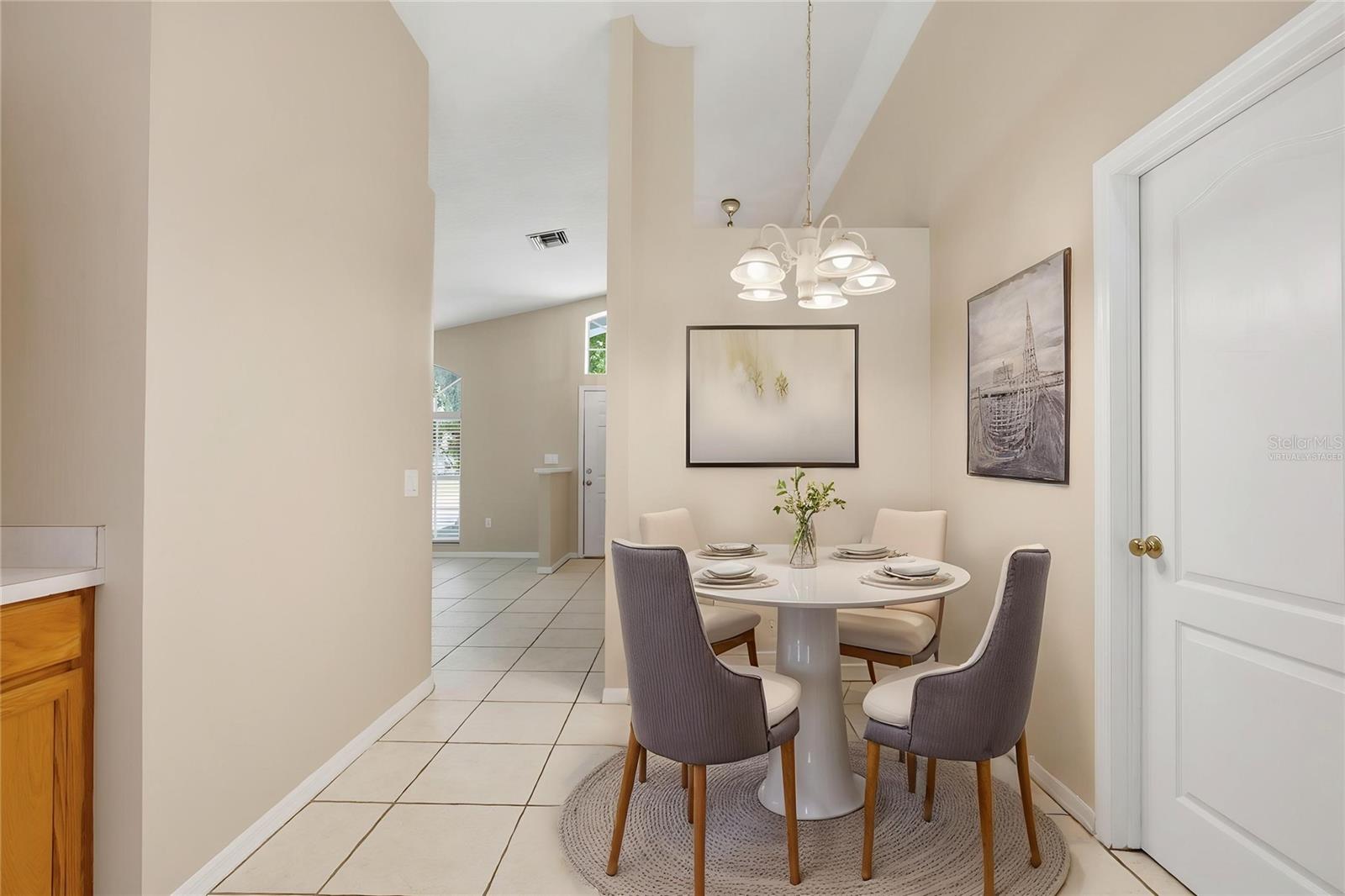 Image 4 of 36 For 3049 Castle Rock Circle