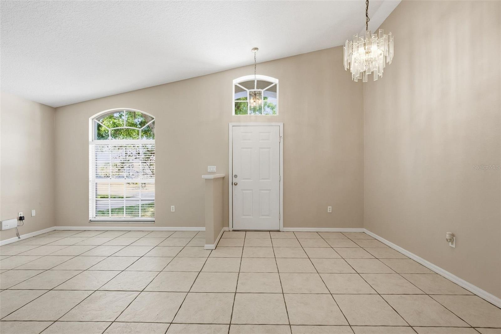 Image 8 of 36 For 3049 Castle Rock Circle