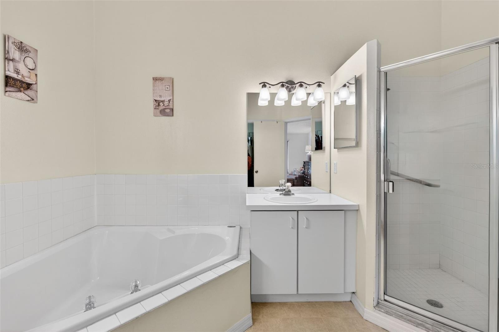 Image 19 of 45 For 6126 Sunnyvale Drive 2303