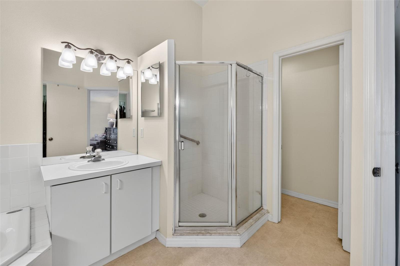 Image 20 of 45 For 6126 Sunnyvale Drive 2303