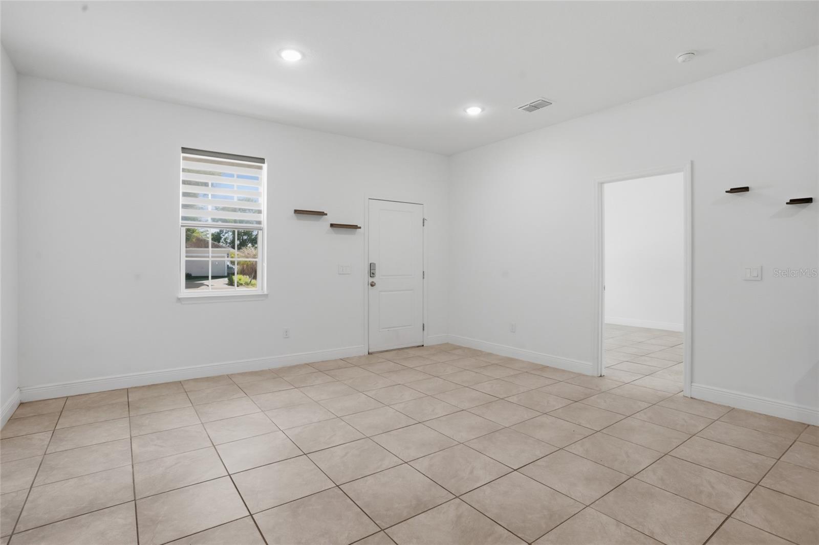 Image 4 of 36 For 1010 Mayfair Place