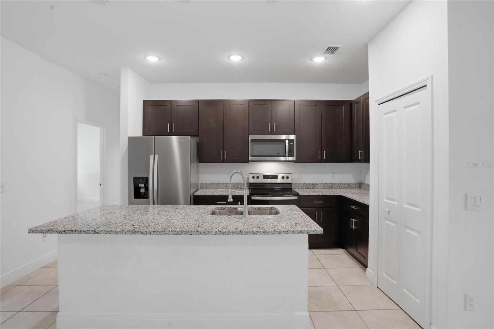 Image 8 of 36 For 1010 Mayfair Place