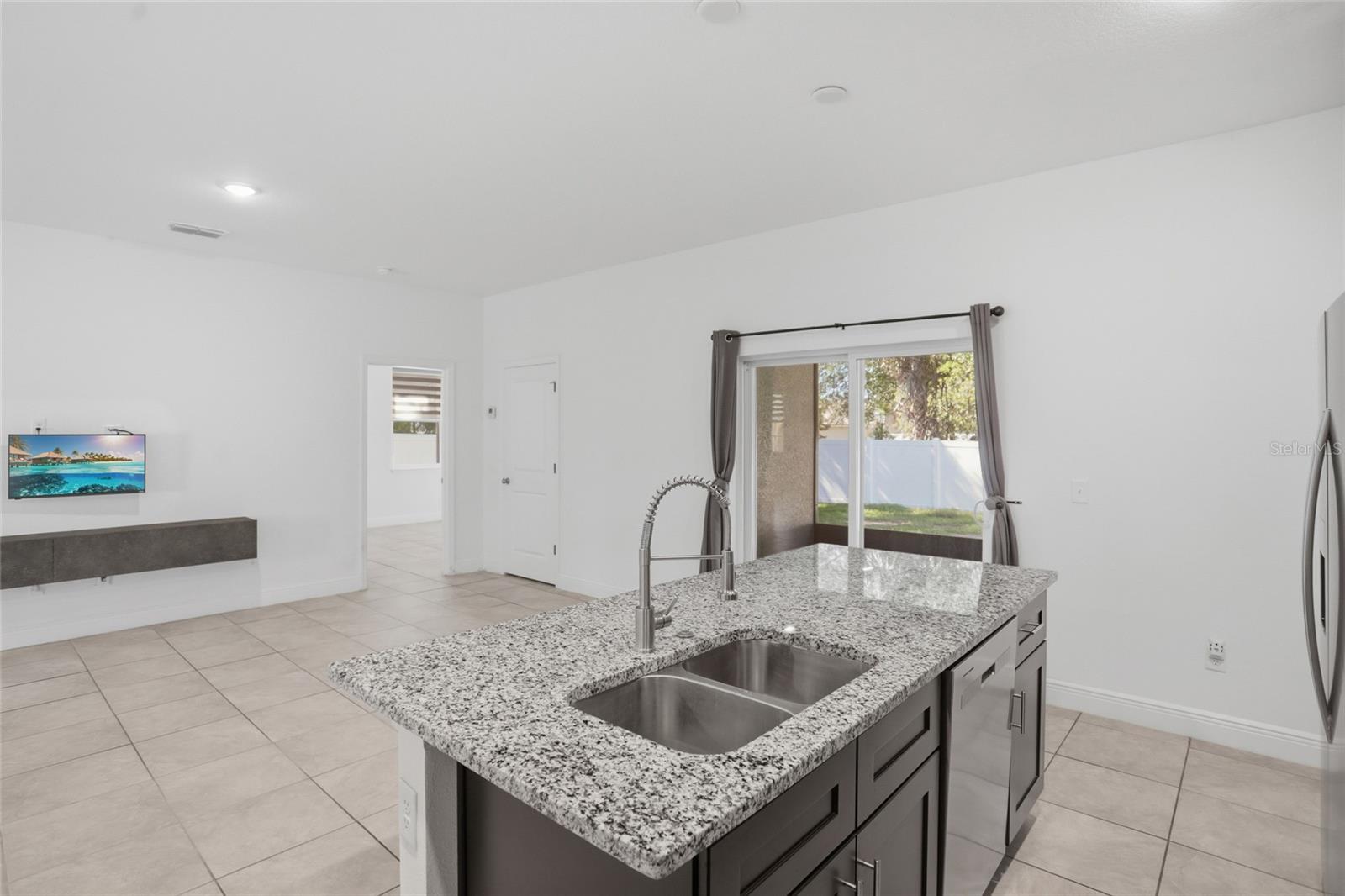 Image 9 of 36 For 1010 Mayfair Place