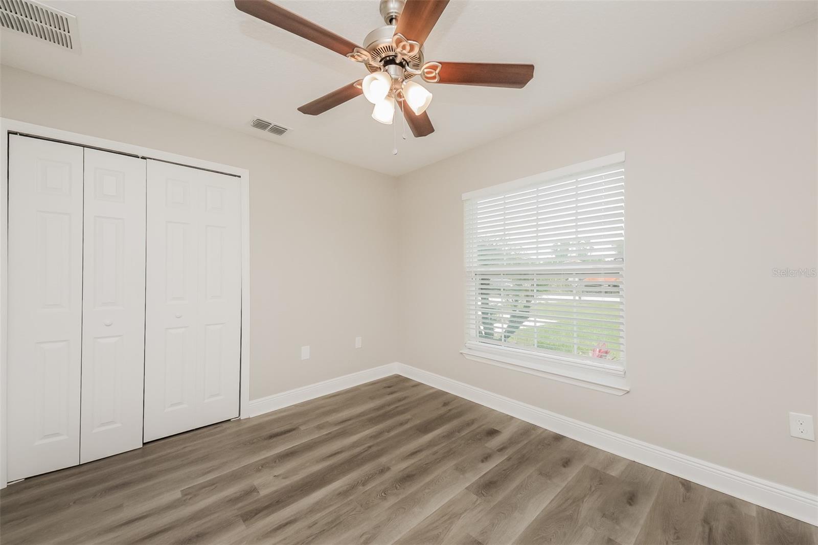Image 11 of 16 For 463 Columbia Court