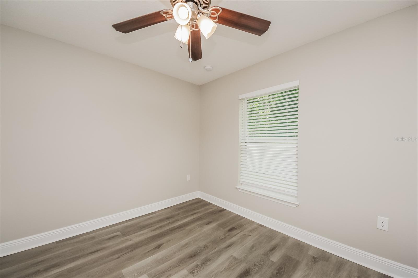 Image 12 of 16 For 463 Columbia Court