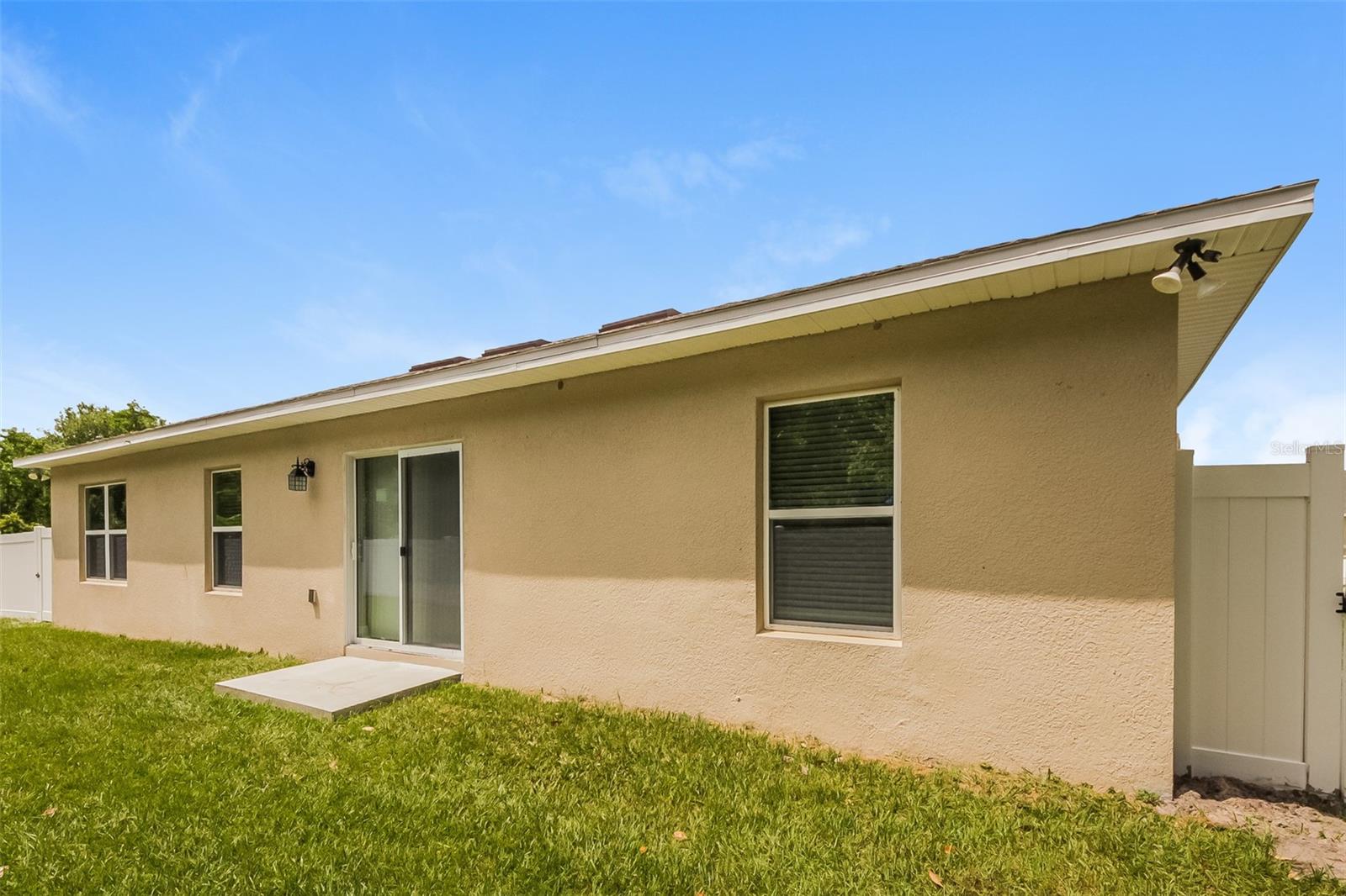 Image 14 of 16 For 463 Columbia Court