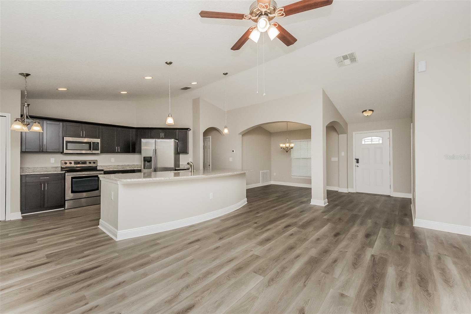 Image 3 of 16 For 463 Columbia Court