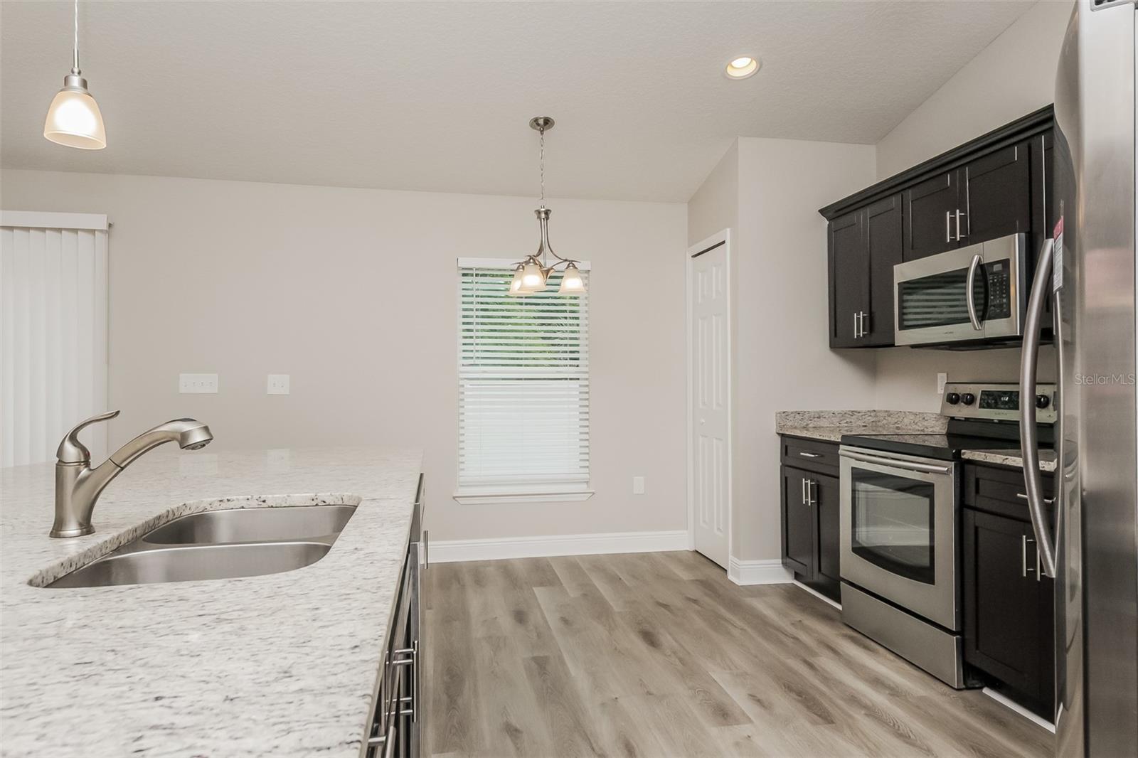 Image 6 of 16 For 463 Columbia Court