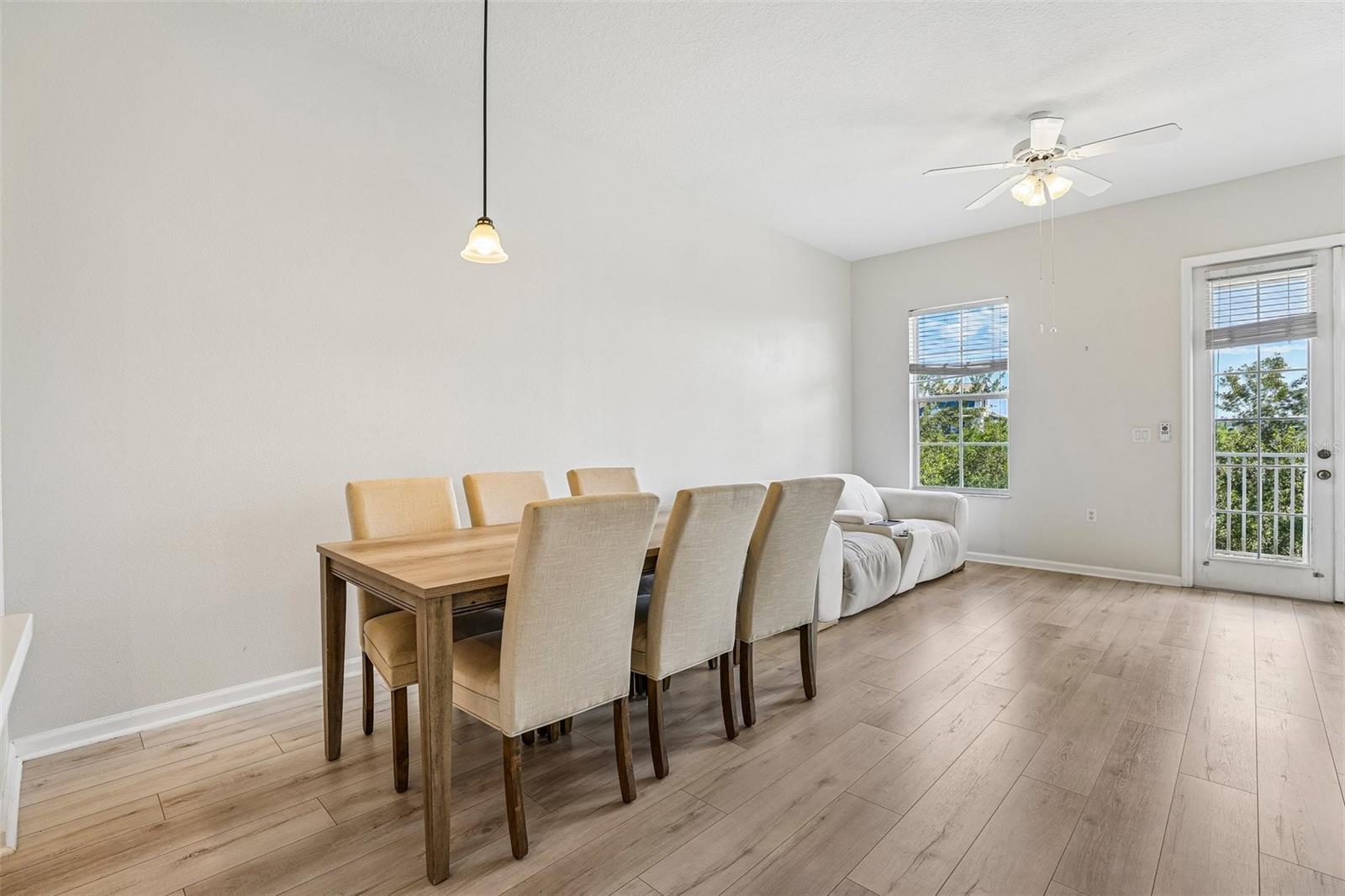 Image 12 of 35 For 2315 Upper Park Road 302