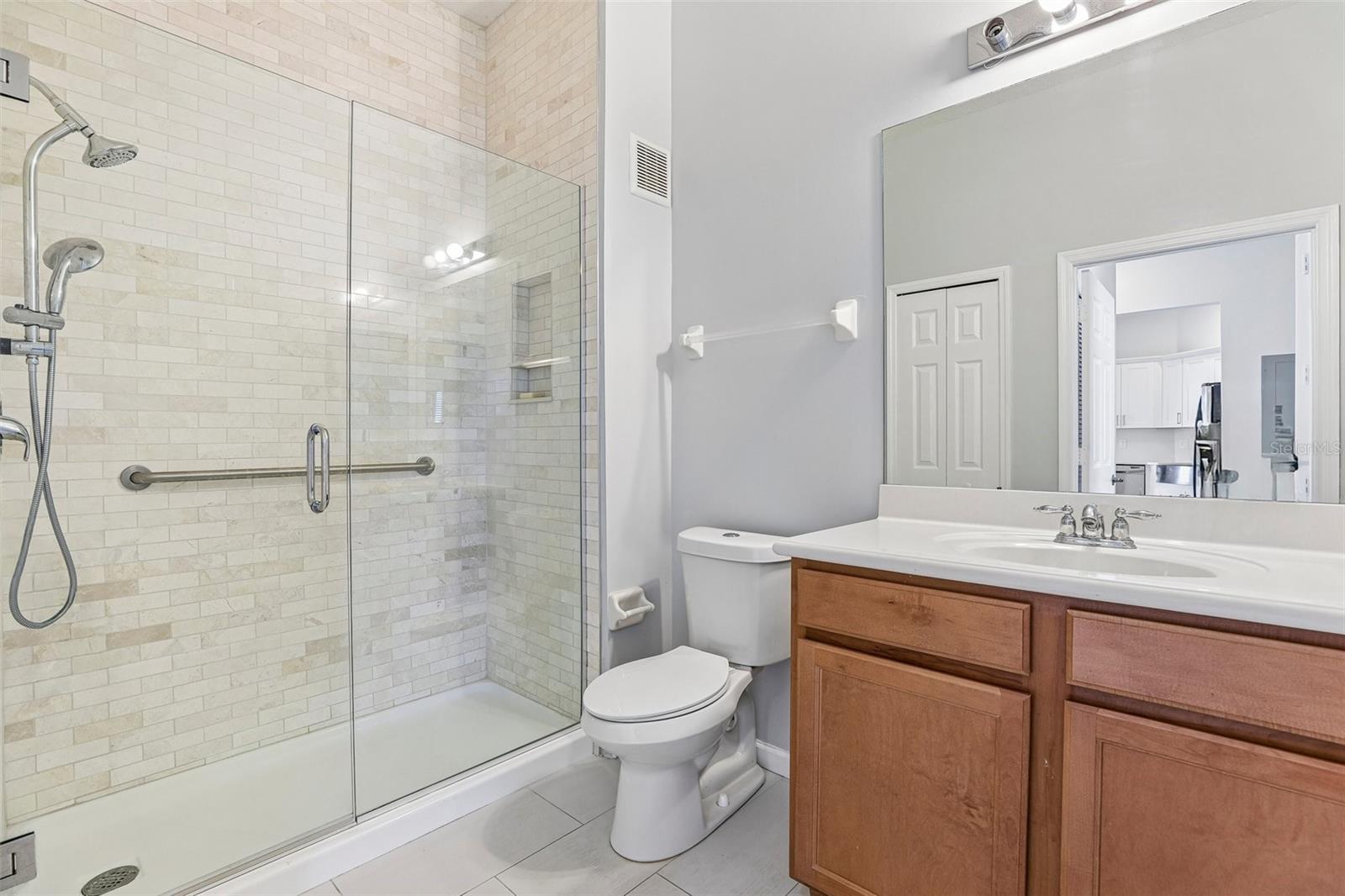 Image 17 of 35 For 2315 Upper Park Road 302