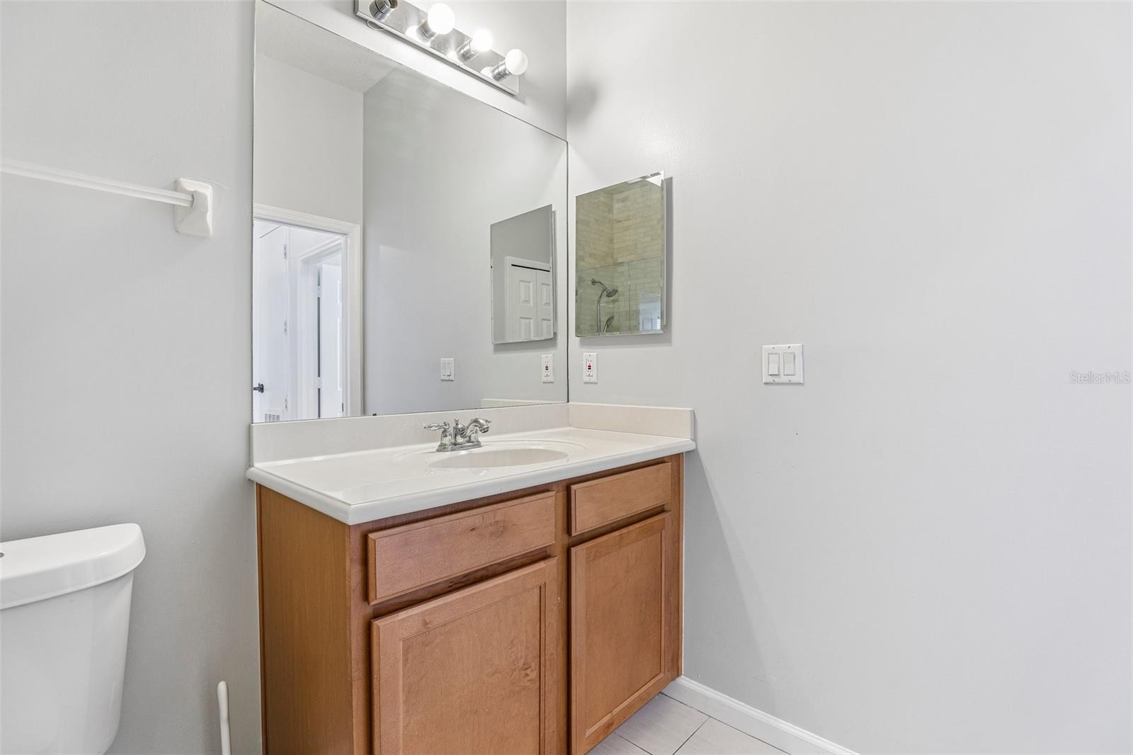 Image 18 of 35 For 2315 Upper Park Road 302