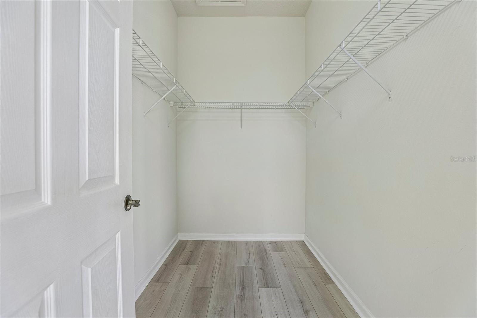 Image 23 of 35 For 2315 Upper Park Road 302