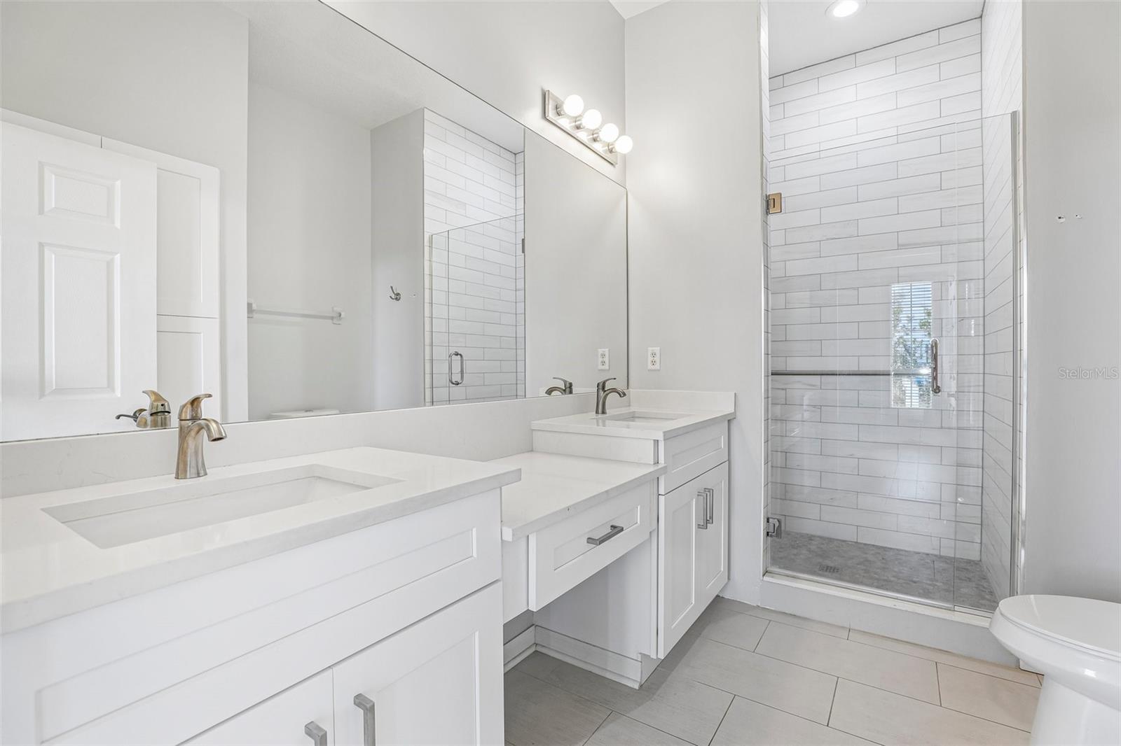 Image 24 of 35 For 2315 Upper Park Road 302