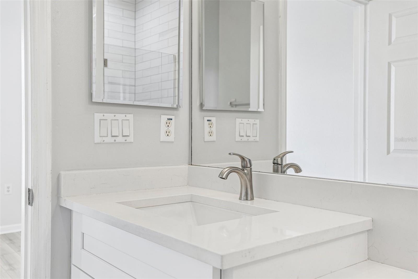 Image 26 of 35 For 2315 Upper Park Road 302