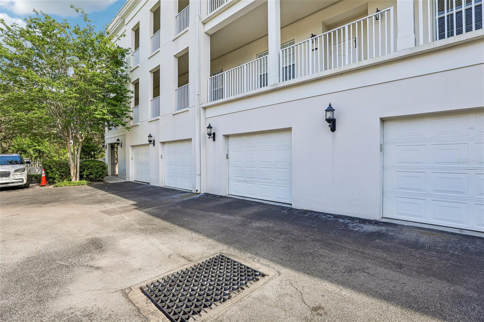 Image 31 of 35 For 2315 Upper Park Road 302