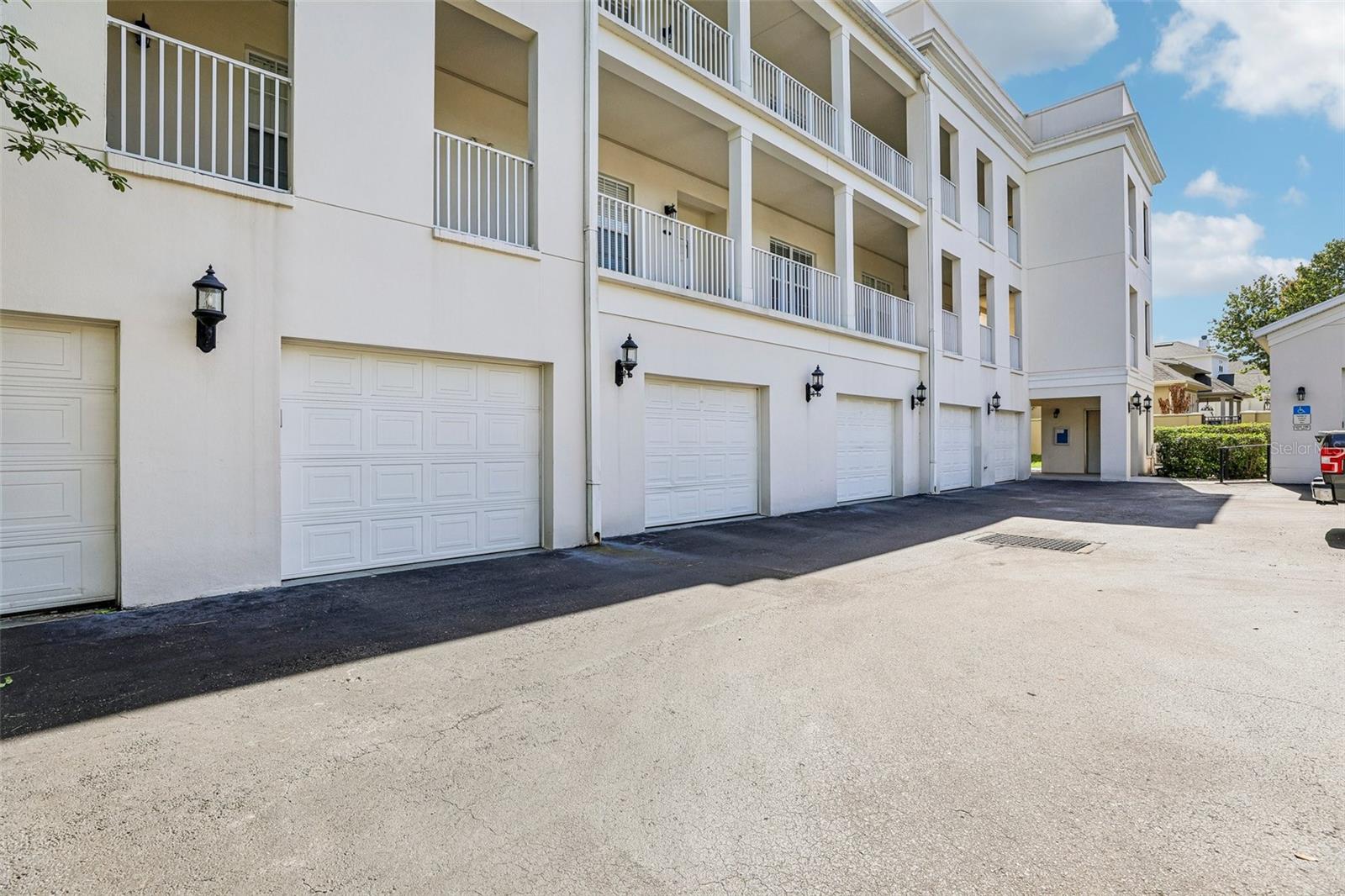 Image 32 of 35 For 2315 Upper Park Road 302