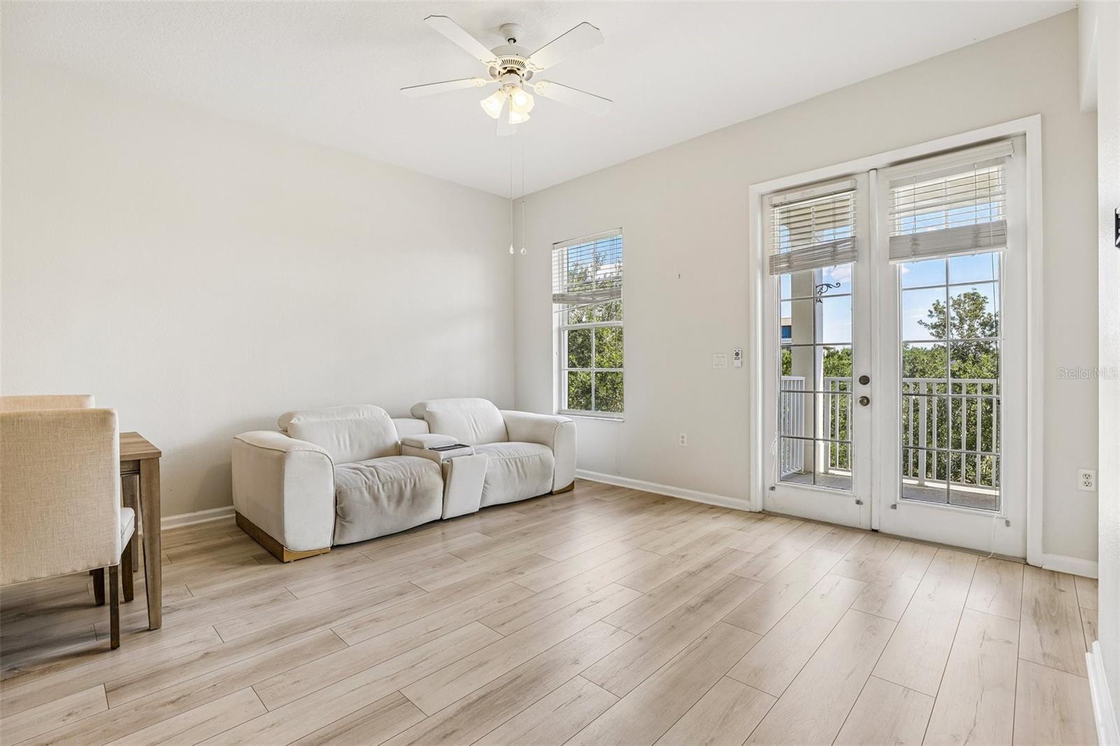 Image 5 of 35 For 2315 Upper Park Road 302