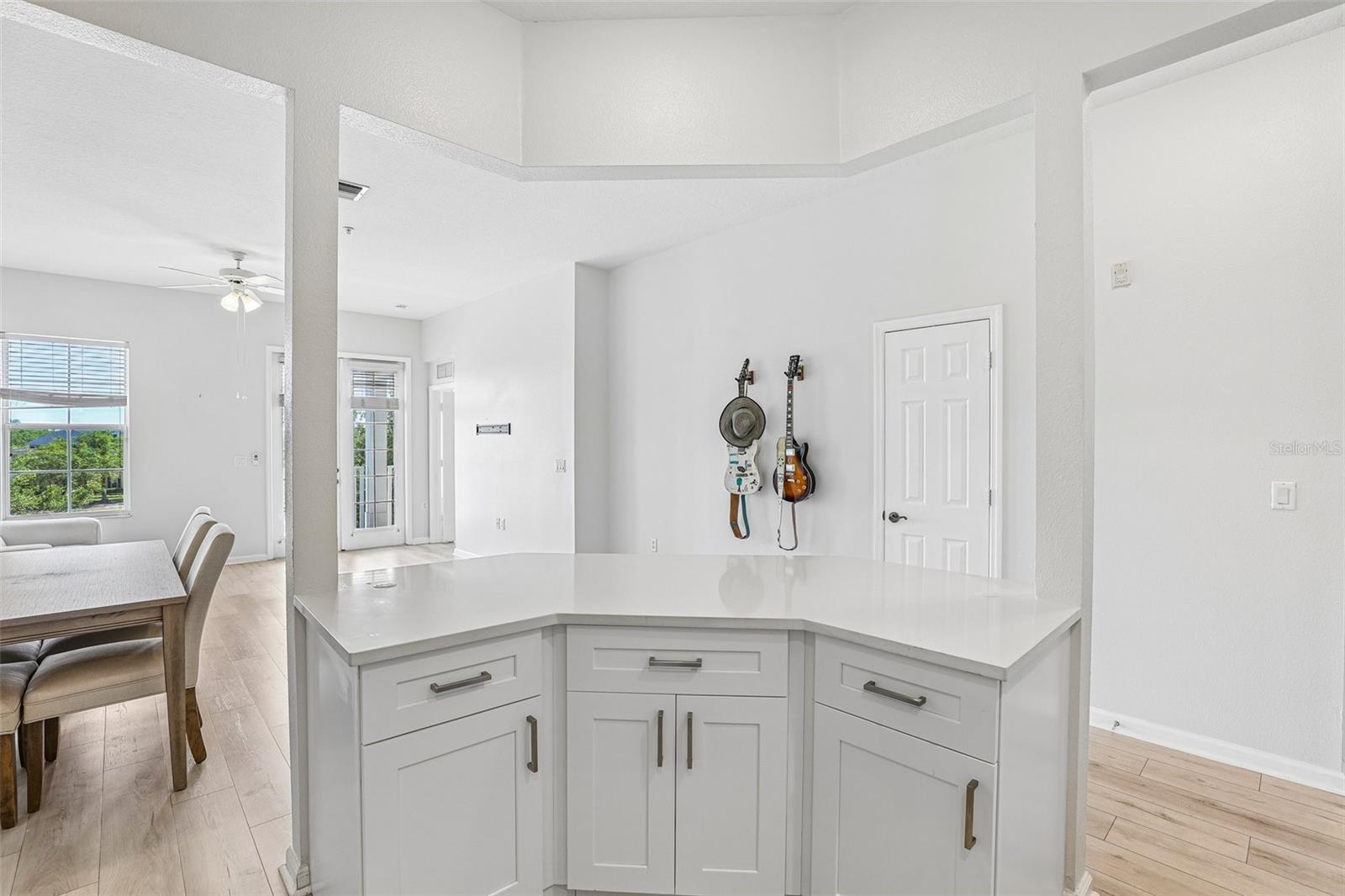 Image 9 of 35 For 2315 Upper Park Road 302