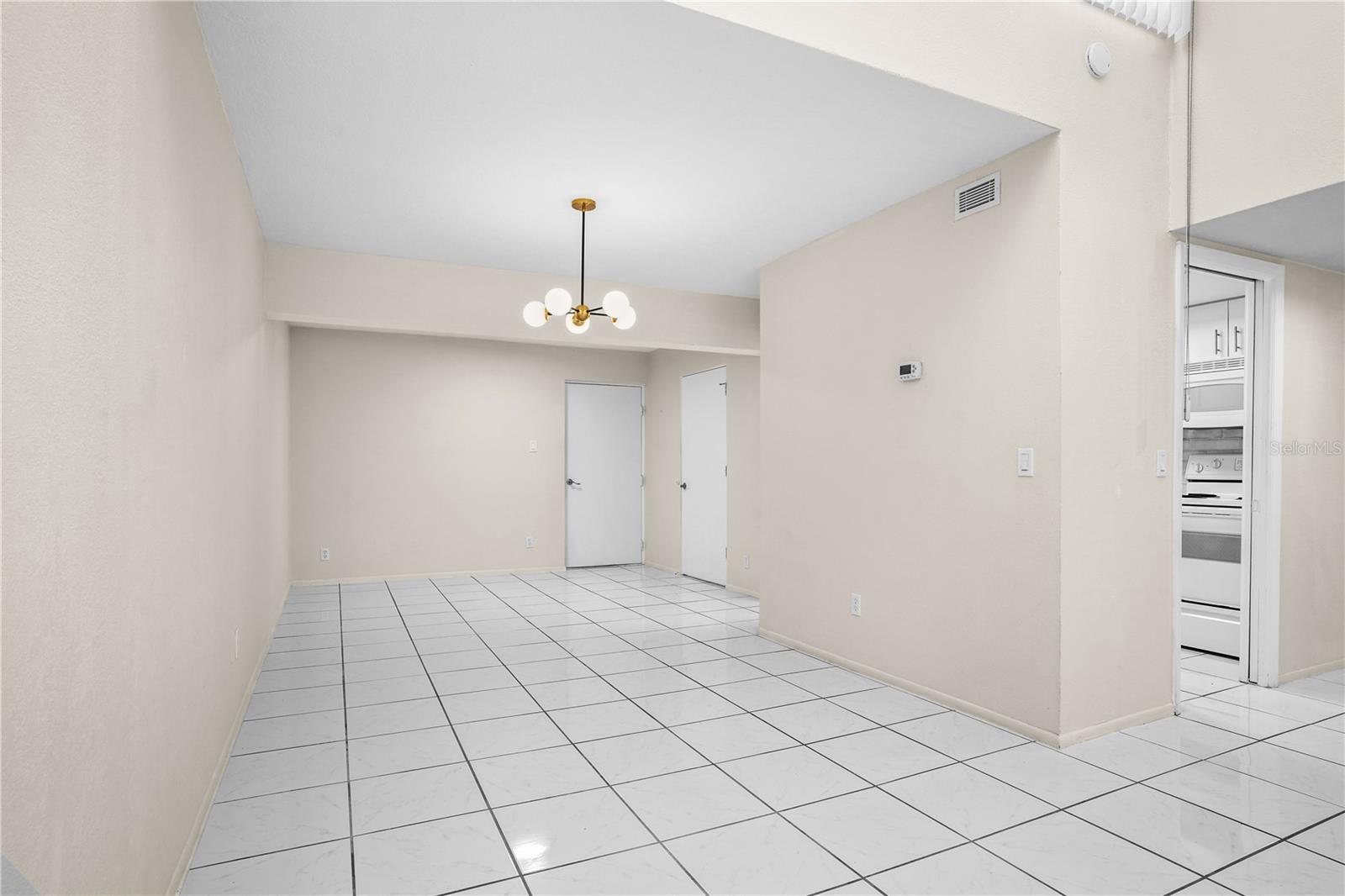 Image 12 of 44 For 704 Glasgow Court 704