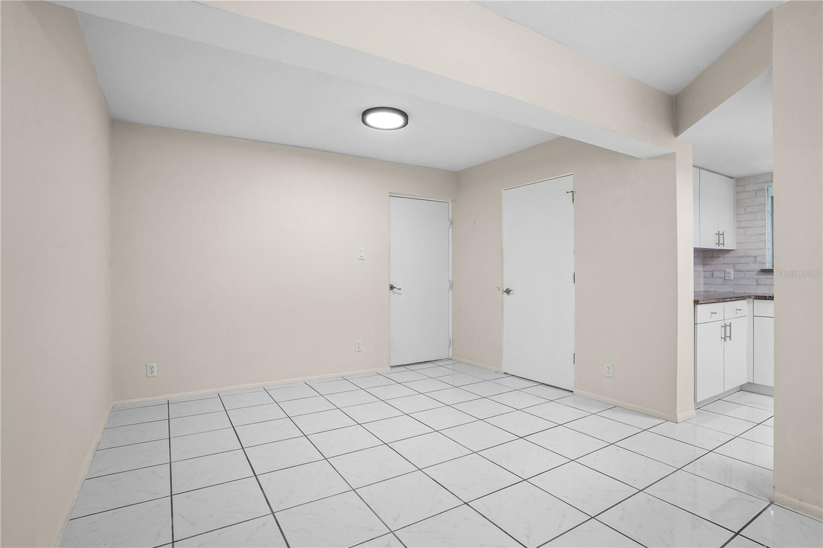 Image 14 of 44 For 704 Glasgow Court 704