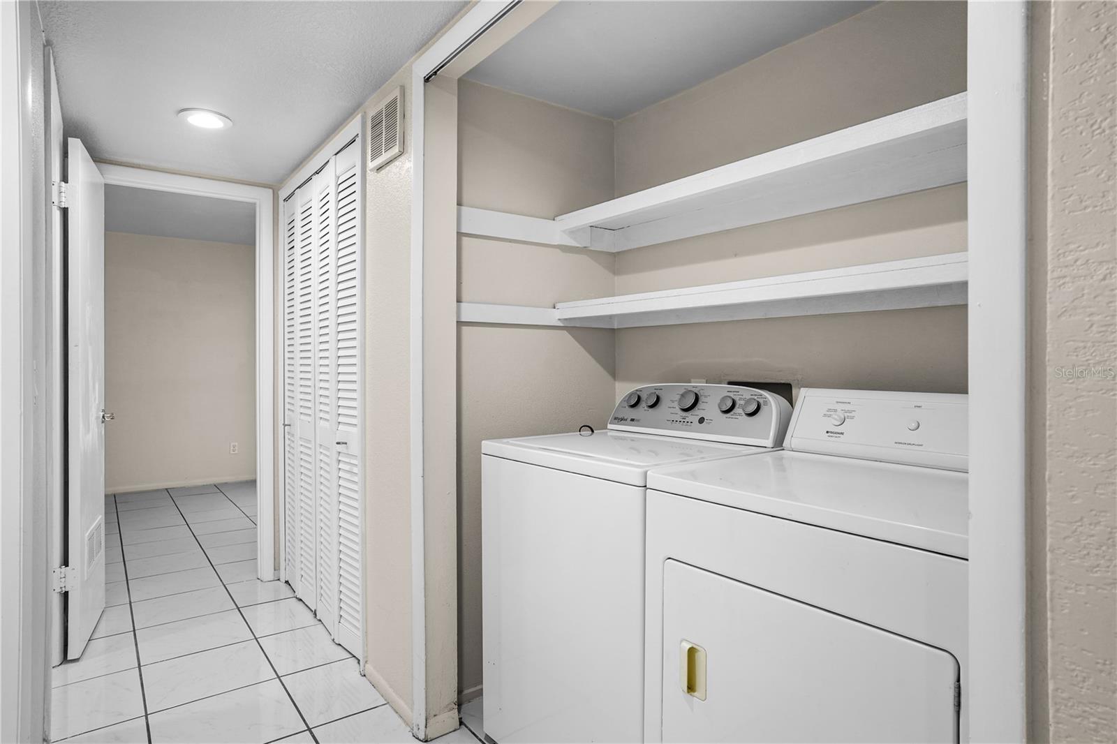 Image 21 of 44 For 704 Glasgow Court 704