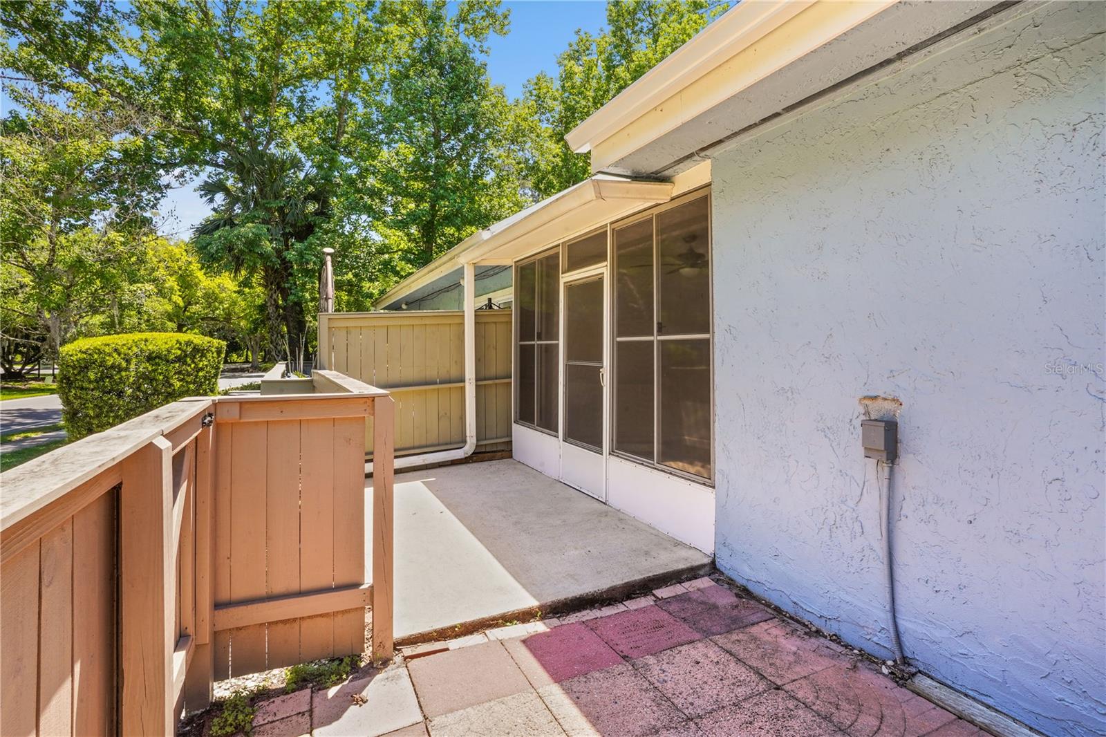 Image 26 of 44 For 704 Glasgow Court 704