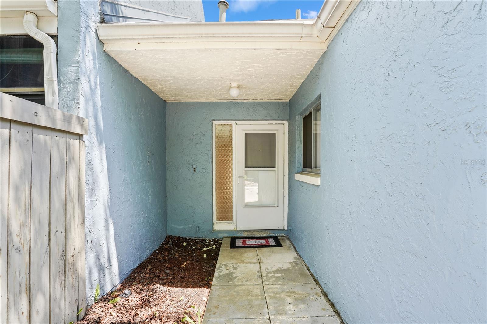 Image 27 of 44 For 704 Glasgow Court 704