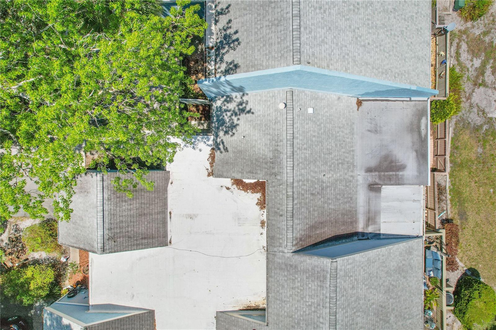 Image 31 of 44 For 704 Glasgow Court 704